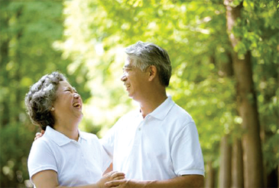 NGƯỜI CAO TUỔI NÊN DÙNG GÌ ĐỂ BẢO VỆ SỨC KHOẺ?